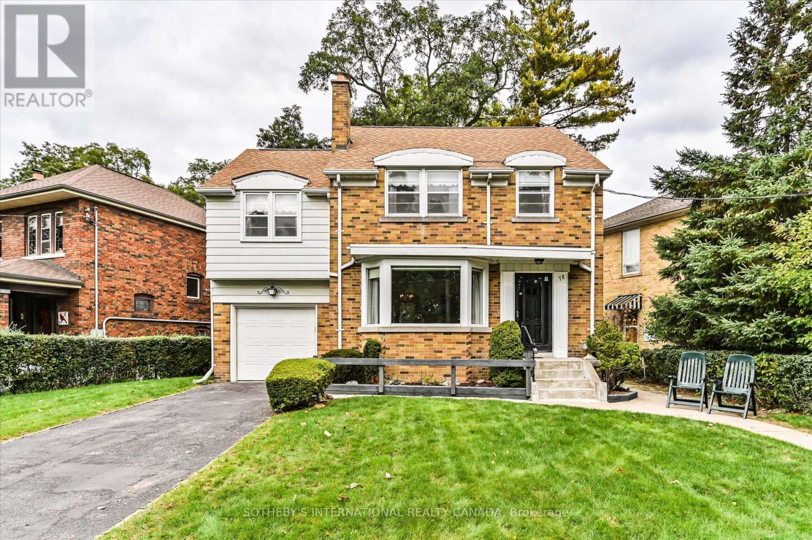 Property image for 78 HUMBERVIEW ROAD|Toronto (Lambton Baby Point), Ontario M6S1W8