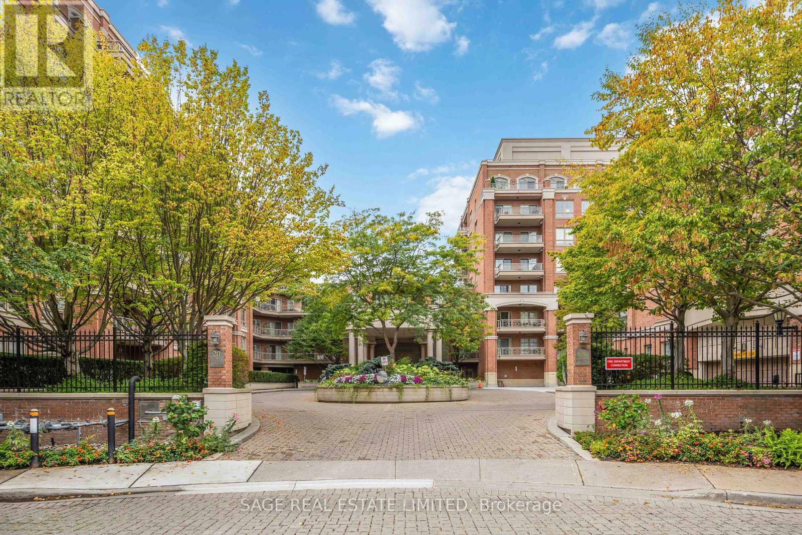 Primary image of 212 - 20 BURKEBROOK PLACE|Toronto (Bridle Path-Sunnybrook-York Mills), Ontario M4G0A1