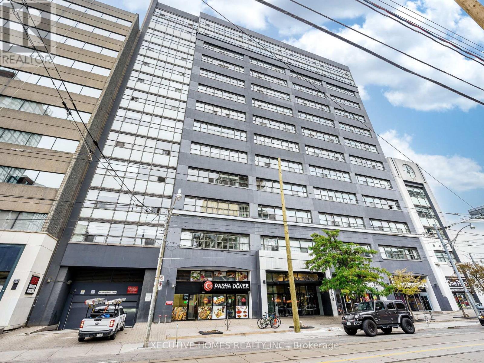 1004 - 700 KING STREET W|Toronto (Niagara), Ontario M5V2Y6