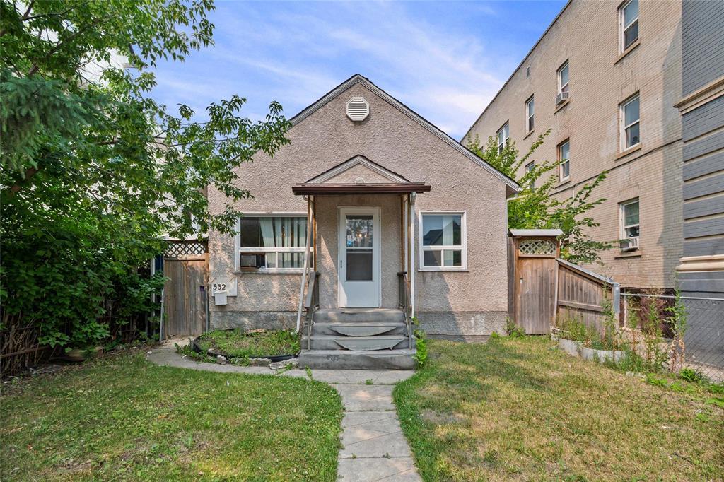 532 Maryland Street|Winnipeg, Manitoba R3G1M5