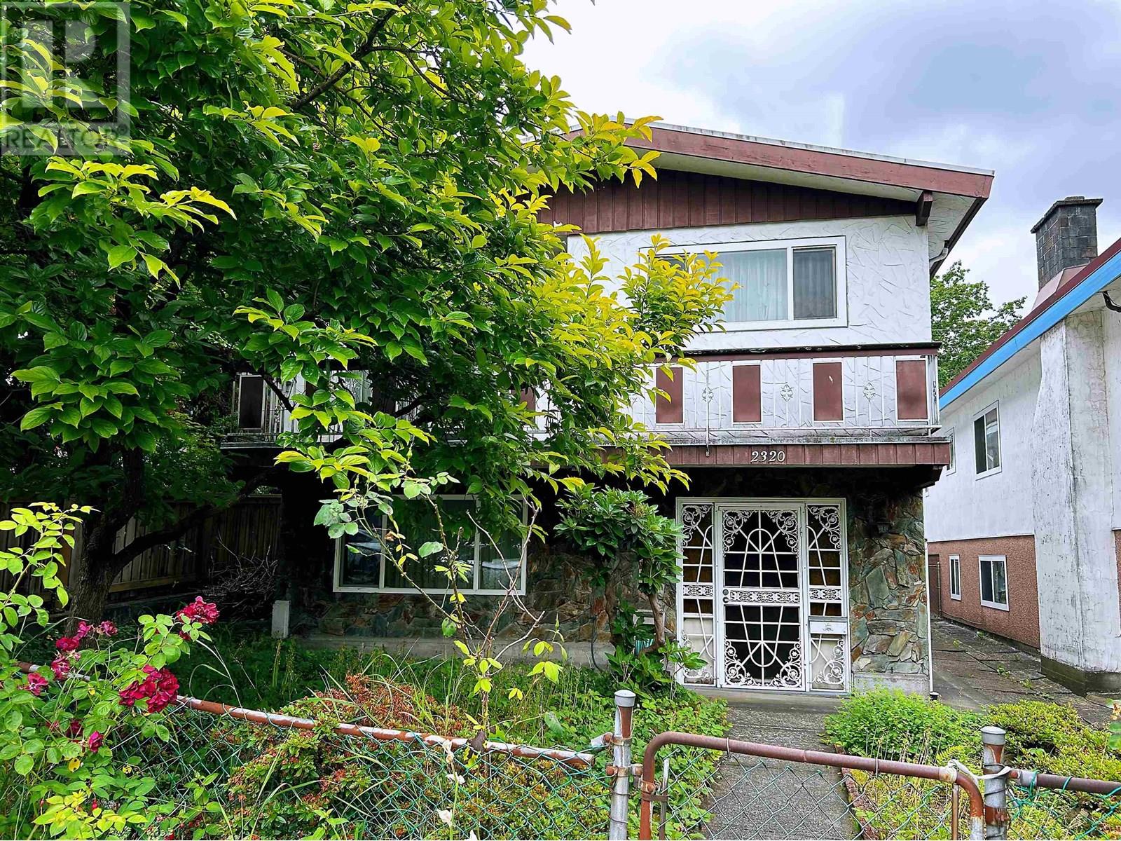 2320 E 1ST AVENUE|Vancouver, British Columbia V5N1C3