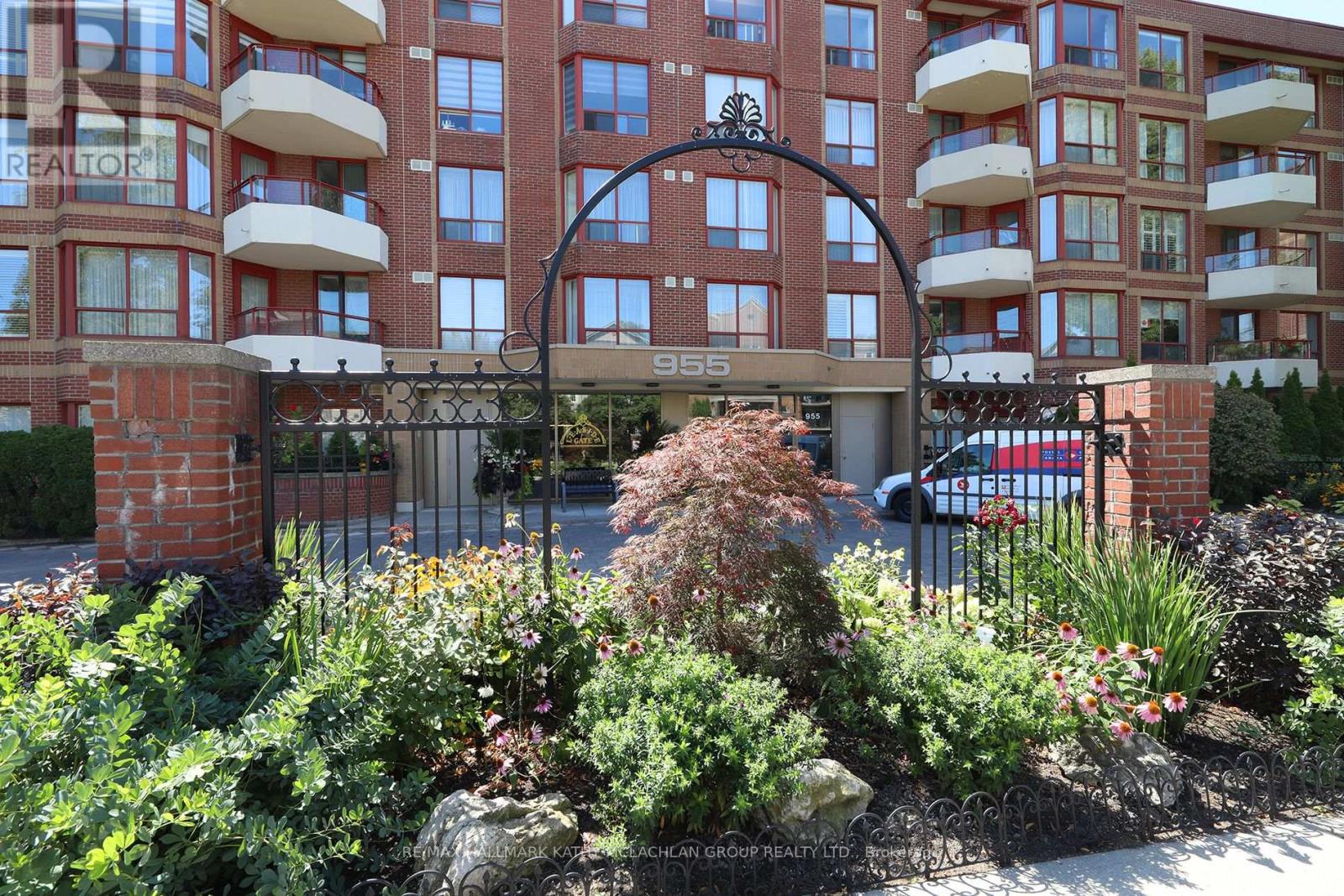 Property image for 421 - 955 MILLWOOD ROAD|Toronto (Leaside), Ontario M4G4E3