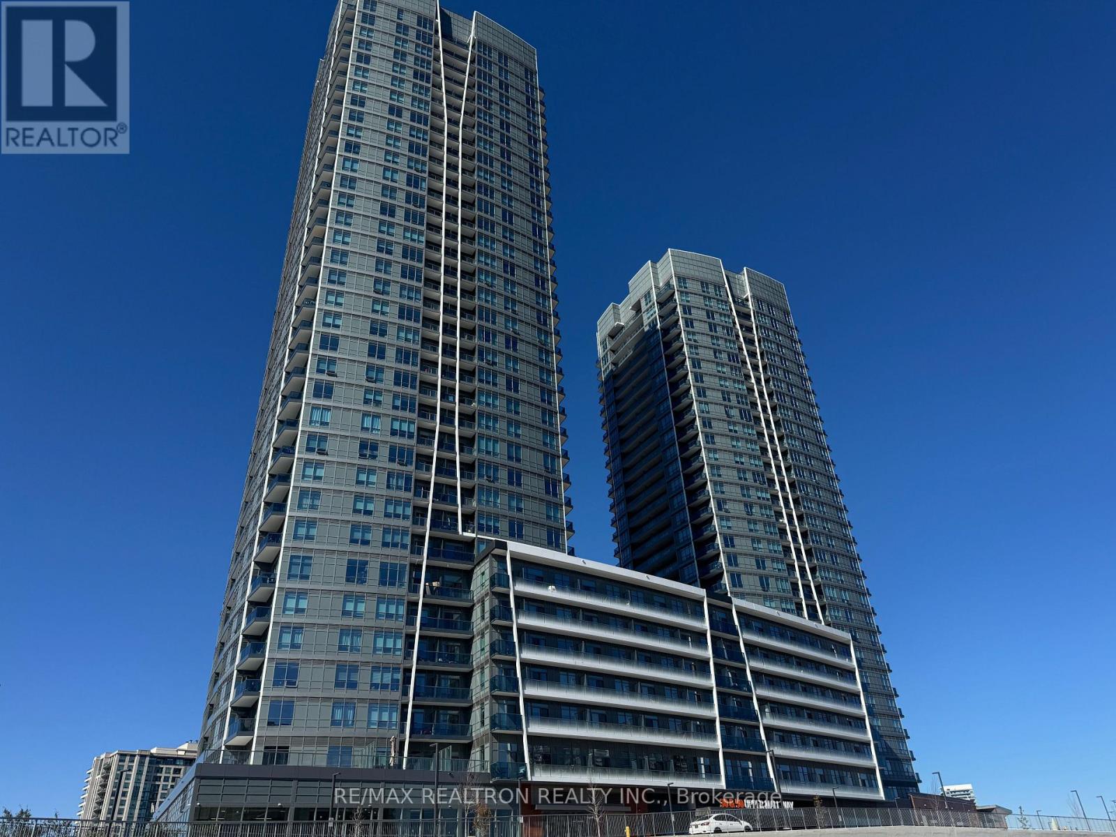 Property image for 728 - 50 UPPER MALL WAY|Vaughan (Brownridge), Ontario L4J0L8