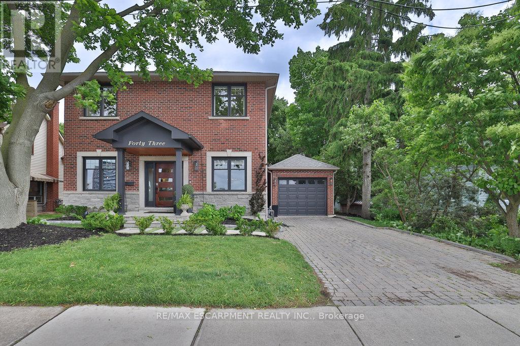 Property image for 43 MISSISSAUGA ROAD S|Mississauga (Port Credit), Ontario L5H2H3