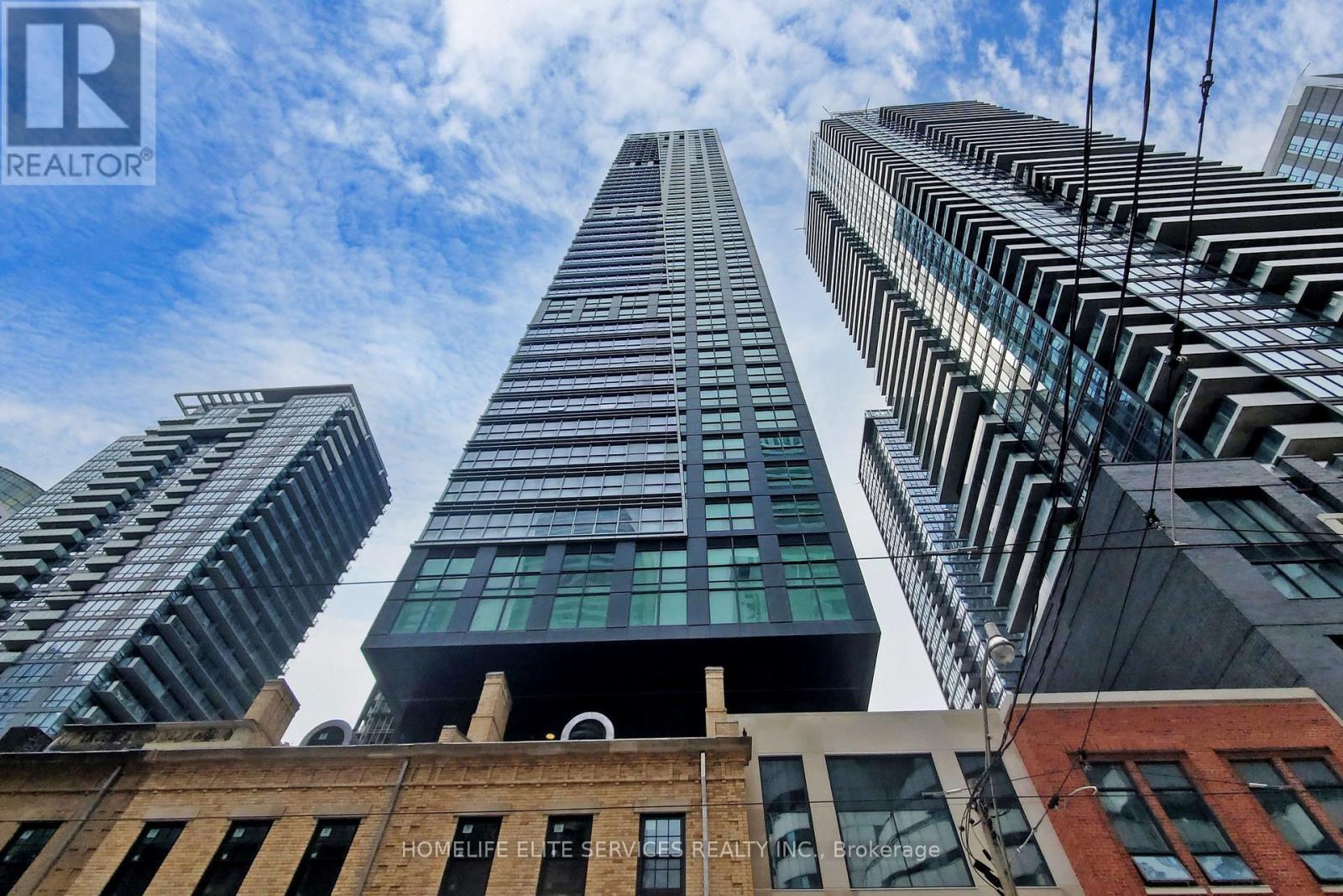 Property image for 2302 - 327 KING STREET W|Toronto (Waterfront Communities), Ontario M5V0W7