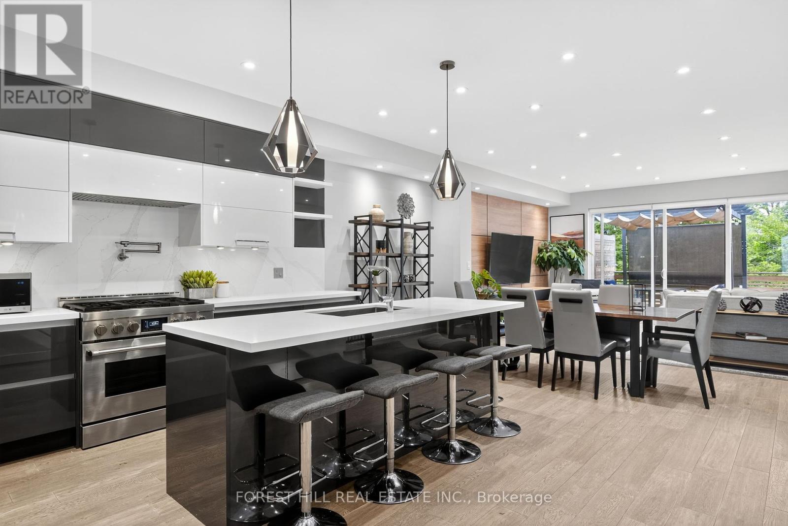 Property image for 272A BETA STREET|Toronto (Alderwood), Ontario M8W4J1