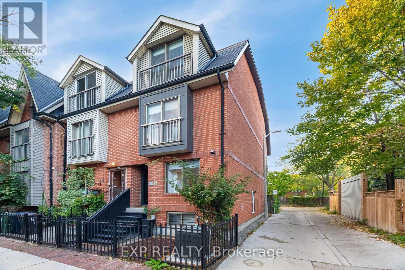 Property image for 42 WASCANA AVENUE|Toronto (Regent Park), Ontario M5A1V5