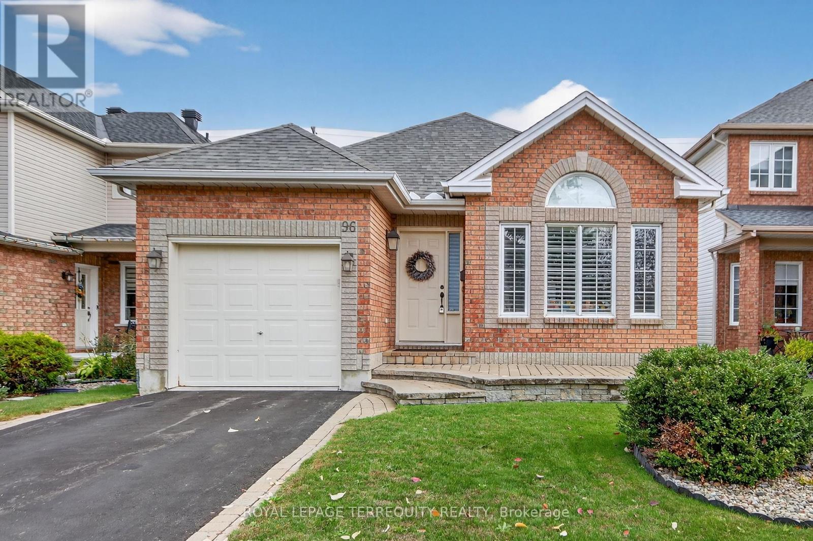 96 ALLANFORD AVENUE|Ottawa, Ontario K1T3Y6