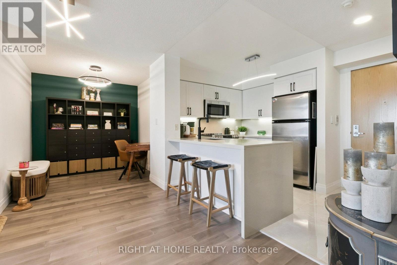 Property image for 2106 - 88 GRANGEWAY AVENUE|Toronto (Woburn), Ontario M1H0A2