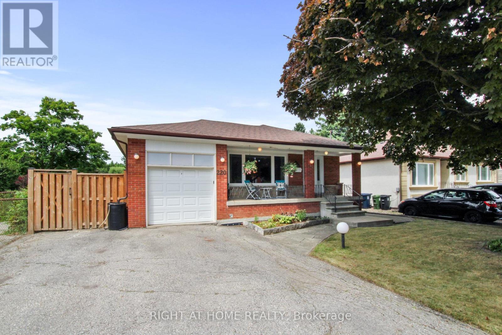 Primary image of 220 HOMEWOOD AVENUE|Toronto (Newtonbrook West), Ontario M2M1K6