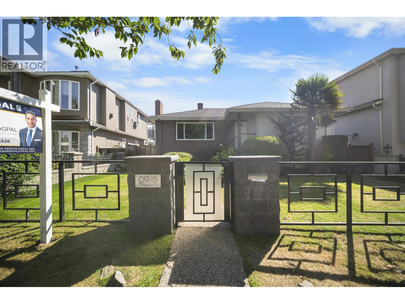 6978 MCKINNON STREET|Vancouver, British Columbia V5S3G5