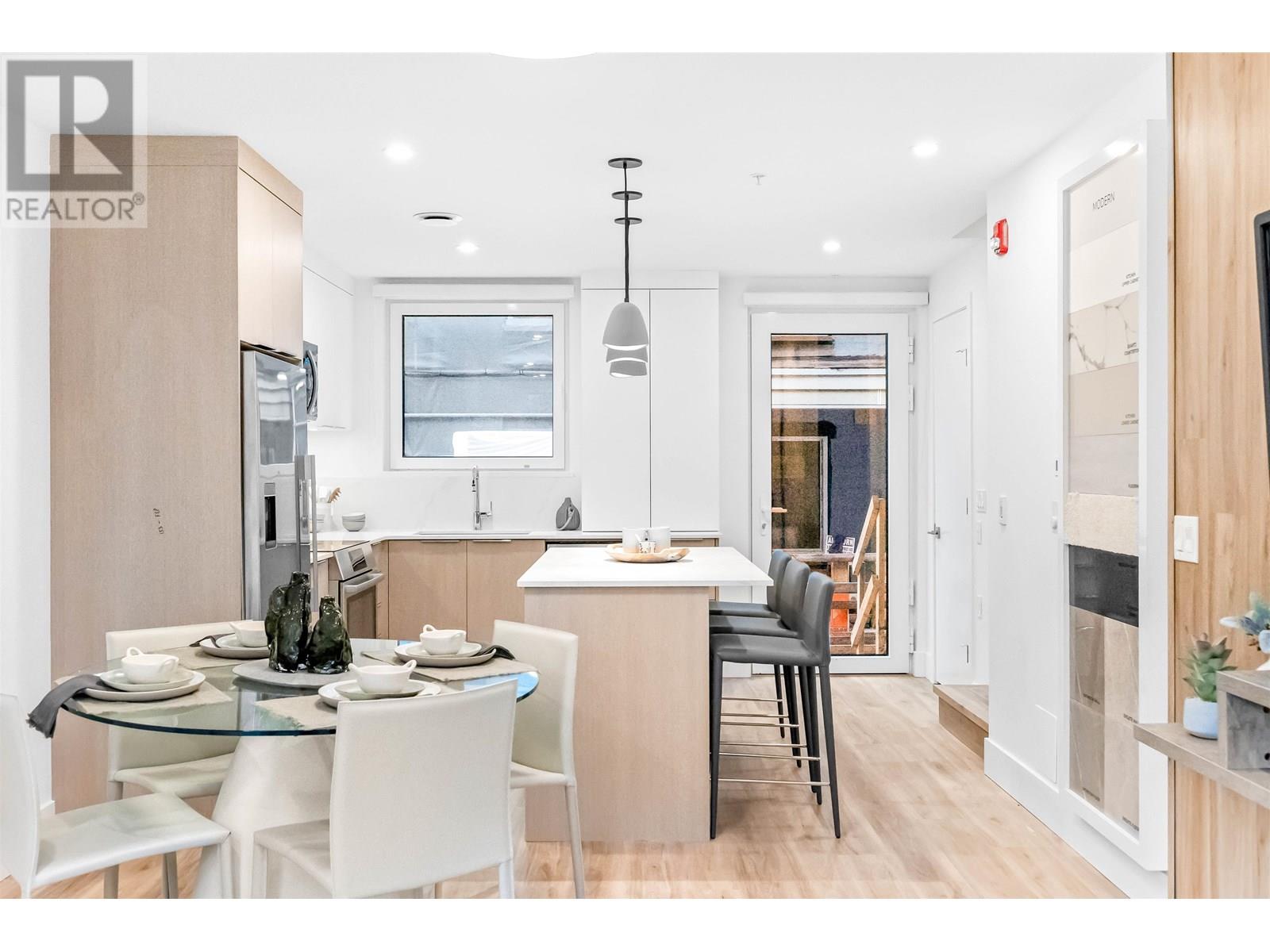 315 2250 E 1ST AVENUE|Vancouver, British Columbia V5N1B6