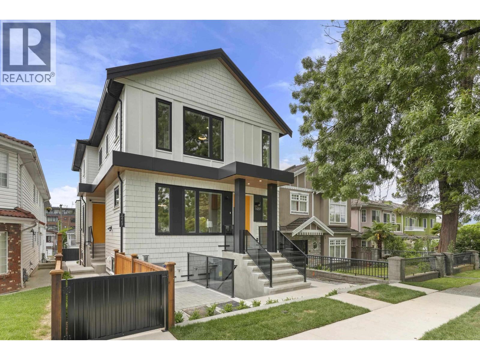 Property image for 2 4257 BEATRICE STREET|Vancouver, British Columbia V5N4H9