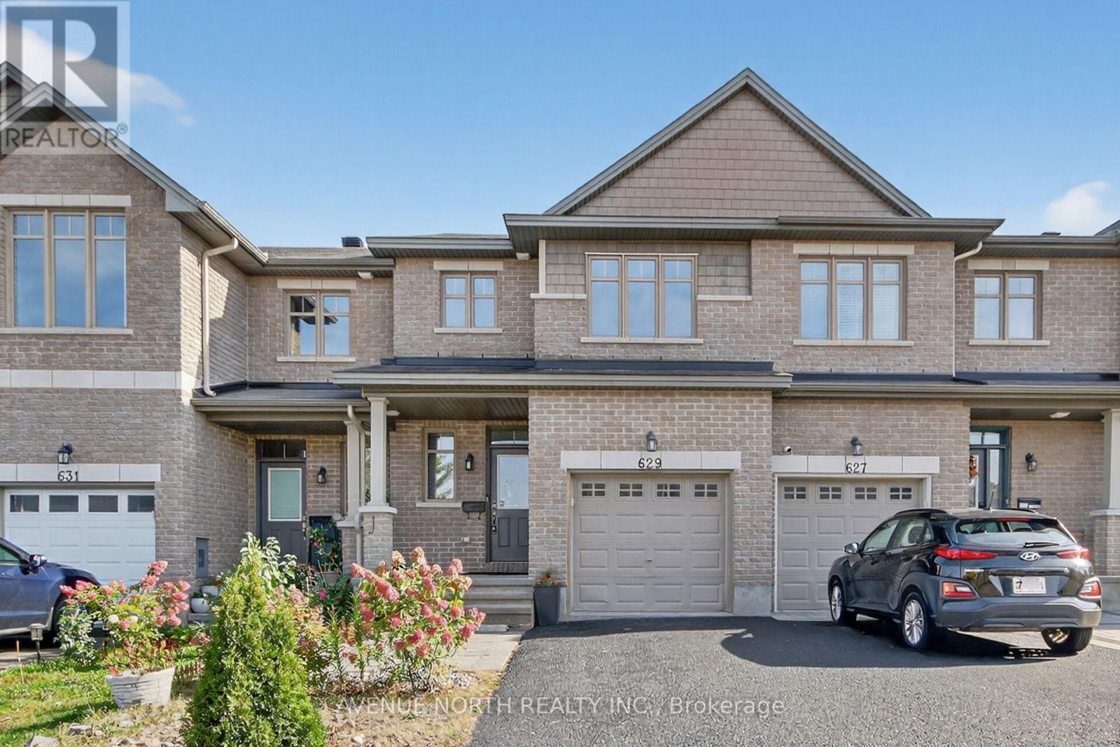 Property image for 629 SUNBURST STREET|Ottawa, Ontario K1T0L1