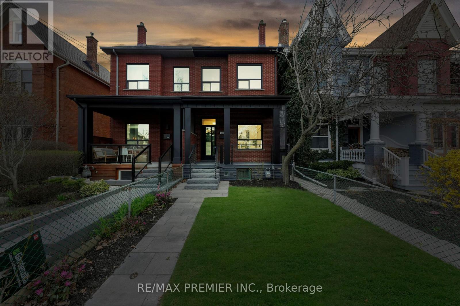 Property image for 388 CRAWFORD STREET|Toronto (Trinity-Bellwoods), Ontario M6J2V9