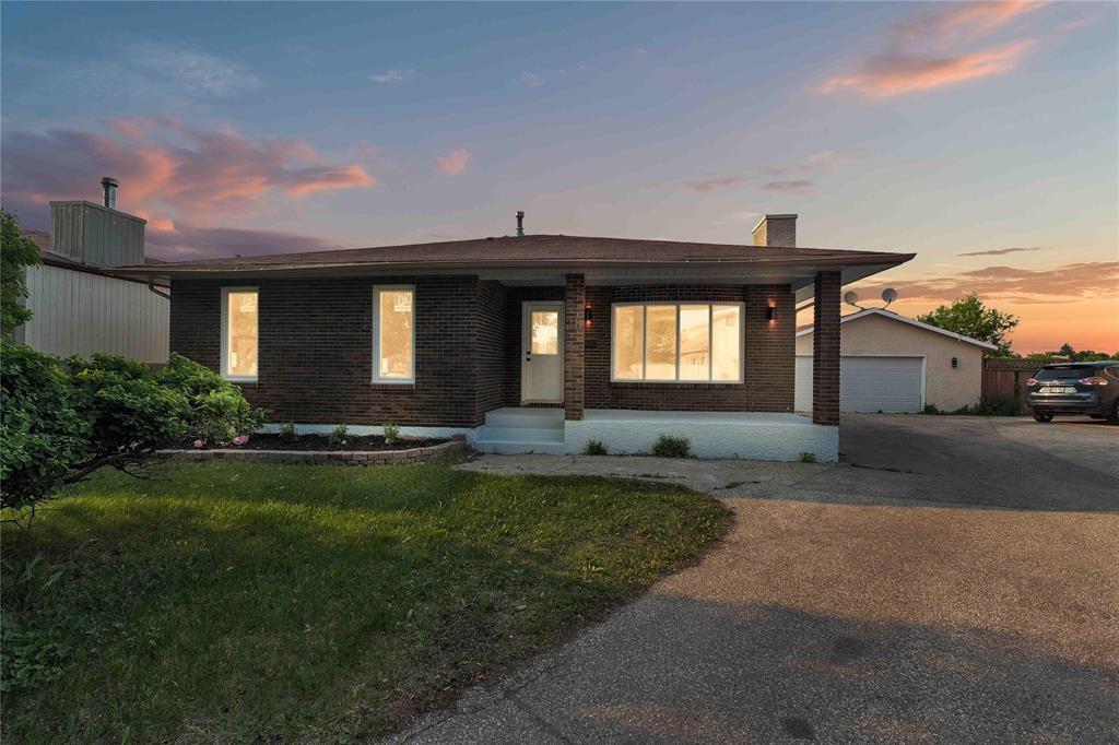 18 McInnes Place|Winnipeg, Manitoba R2R2A3