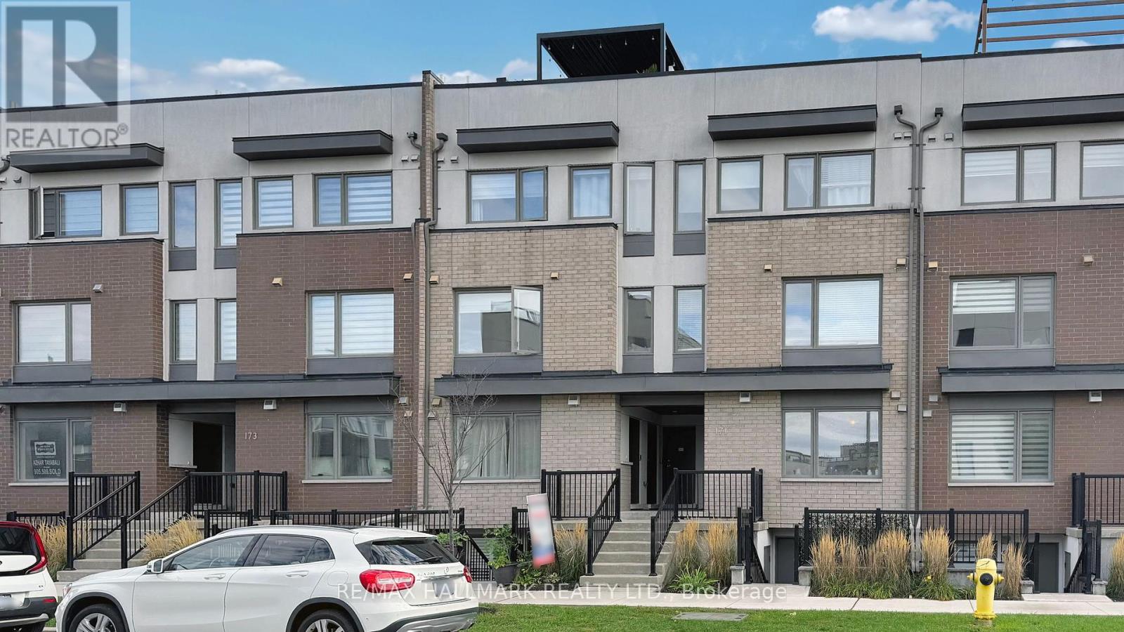 Property image for 8 - 171 WILLIAM DUNCAN ROAD|Toronto (Downsview-Roding-CFB), Ontario M3K0B8