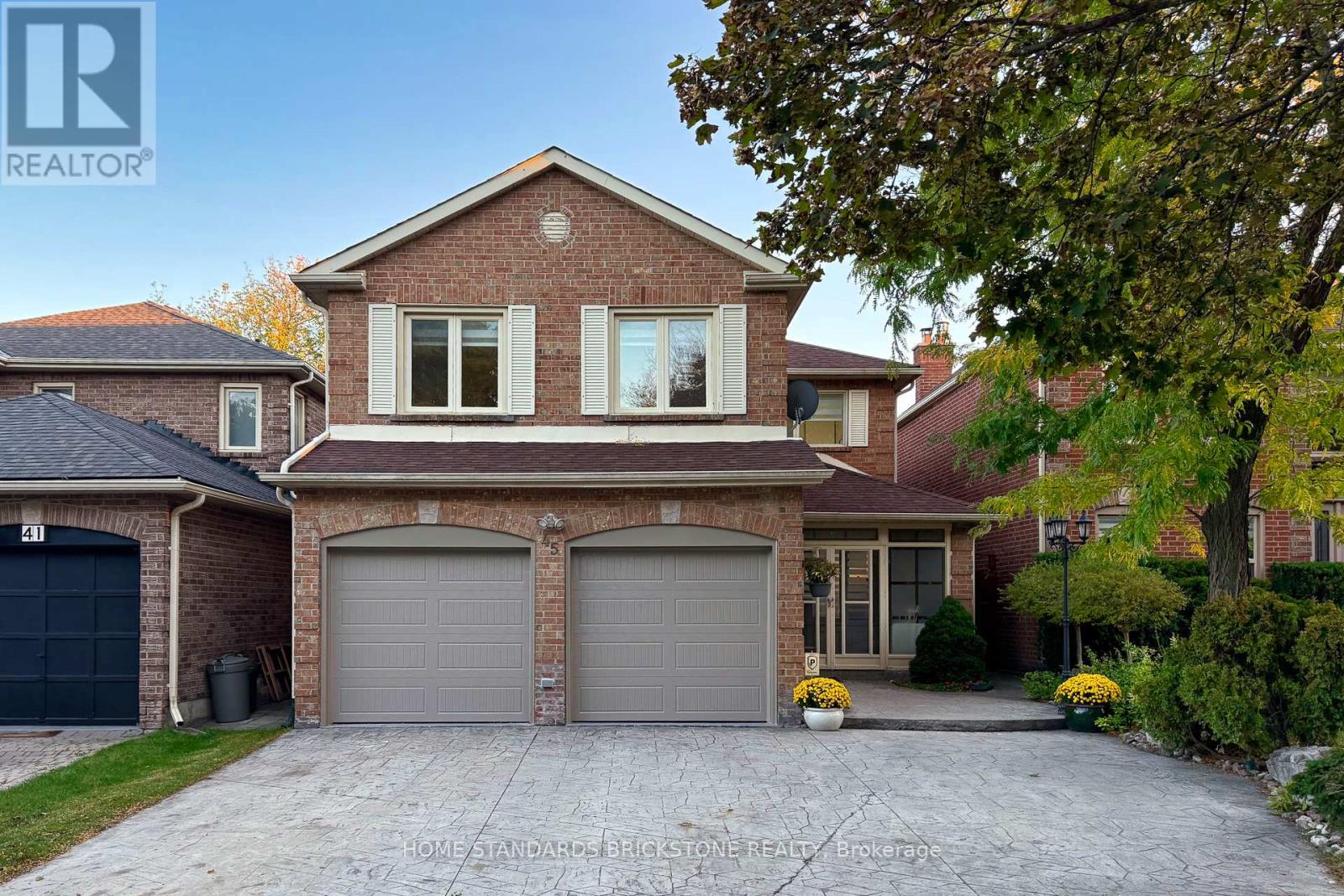 Property image for 45 SPRING GATE BOULEVARD|Vaughan (Crestwood-Springfarm-Yorkhill), Ontario L4J3C9