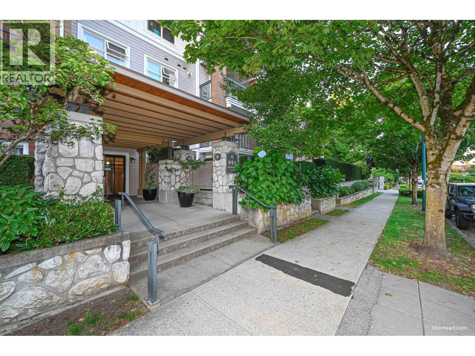 401 995 W 59TH AVENUE|Vancouver, British Columbia V6P6Z2