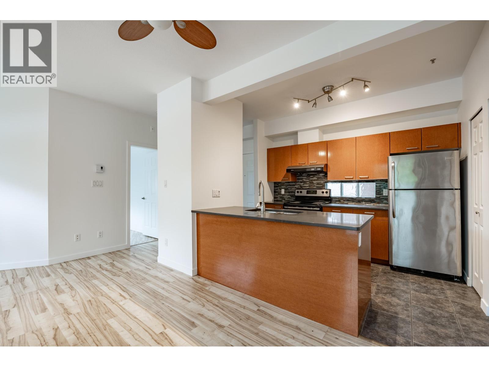 103 1688 E 8TH AVENUE|Vancouver, British Columbia V5N1T5