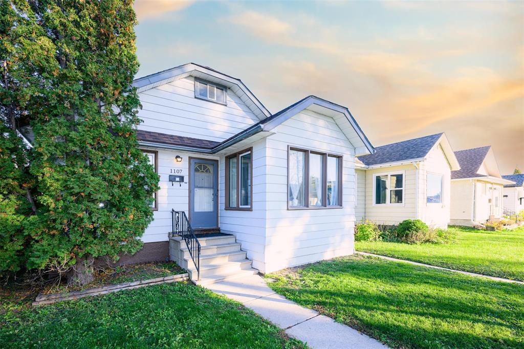 1107 Strathcona Street|Winnipeg, Manitoba R3G3G7