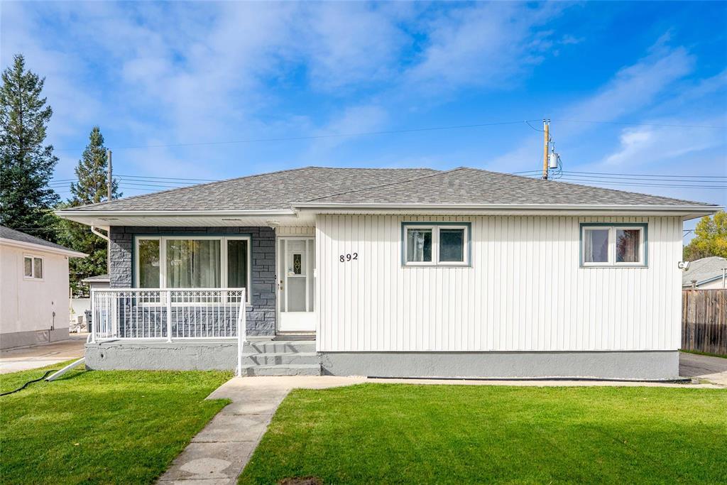 Property image for 892 Airlies Street|Winnipeg, Manitoba R2V2Z7