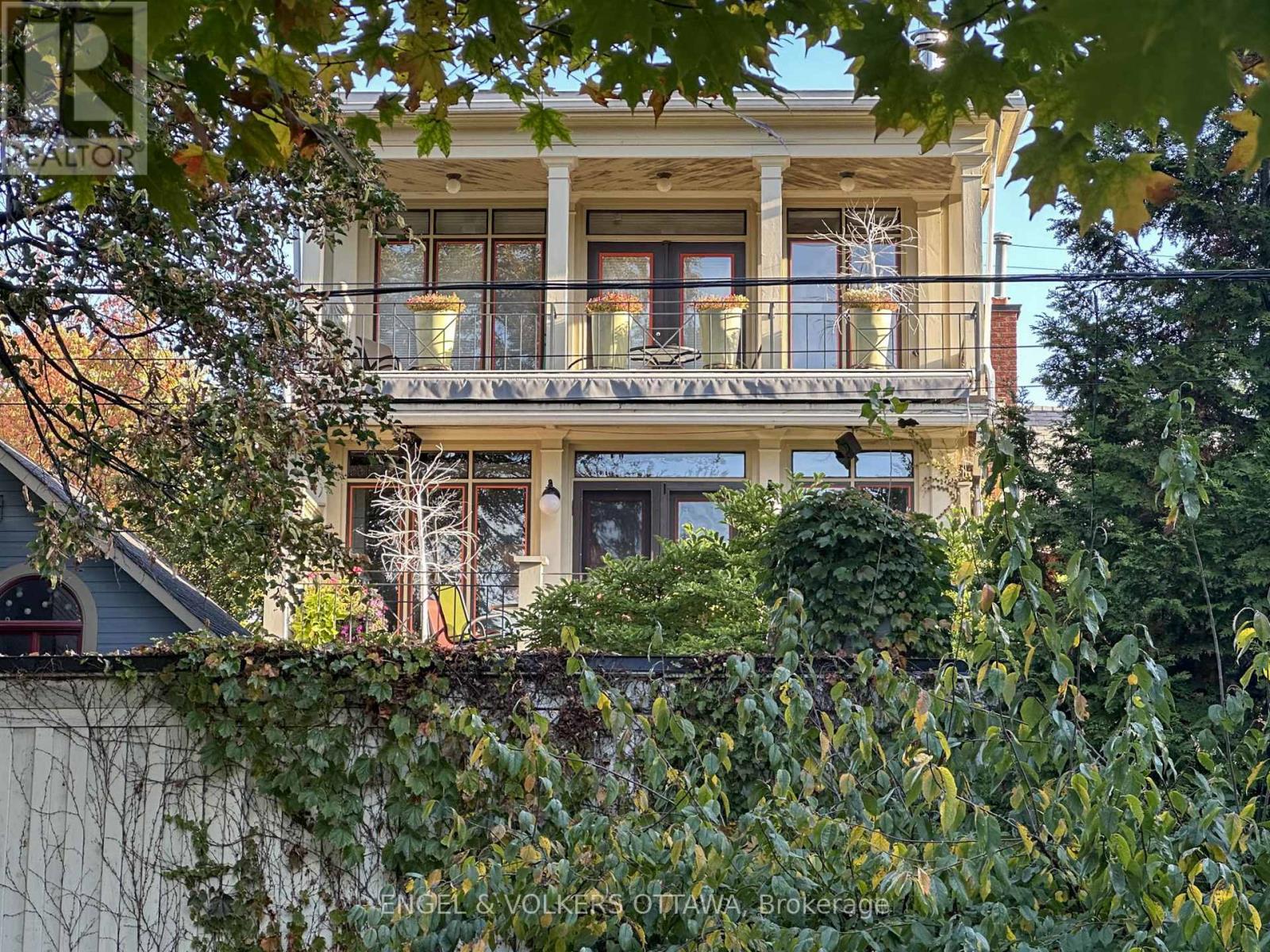 Property image for 105 STANLEY AVENUE|Ottawa, Ontario K1M1N8