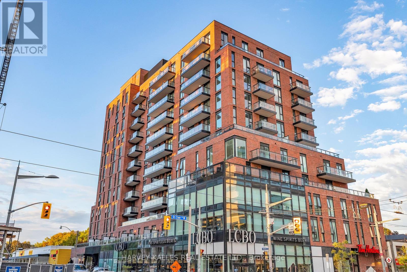 Primary image of 1105 - 185 ALBERTA AVENUE|Toronto (Oakwood Village), Ontario M6C0A5