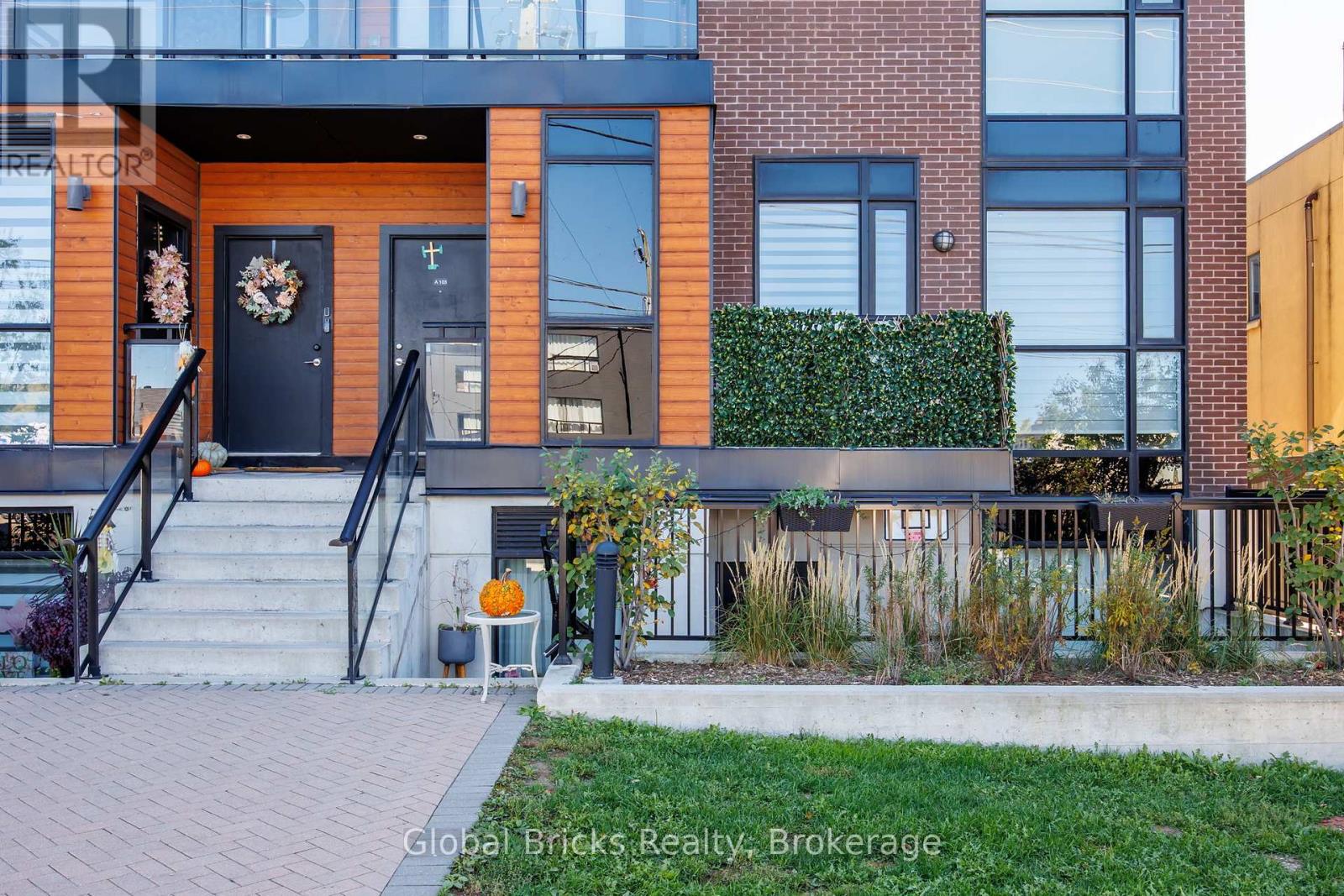 Property image for A102 - 5309 HIGHWAY 7|Vaughan (Vaughan Grove), Ontario L4L1T3