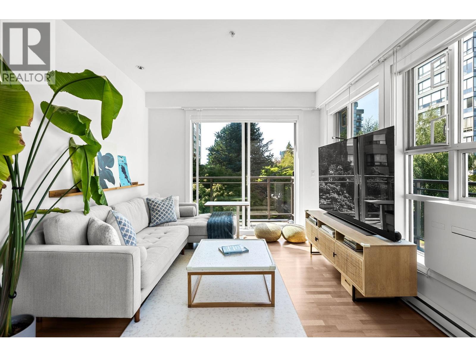 Primary image of 306 2128 W 40TH AVENUE|Vancouver, British Columbia V6M1W5