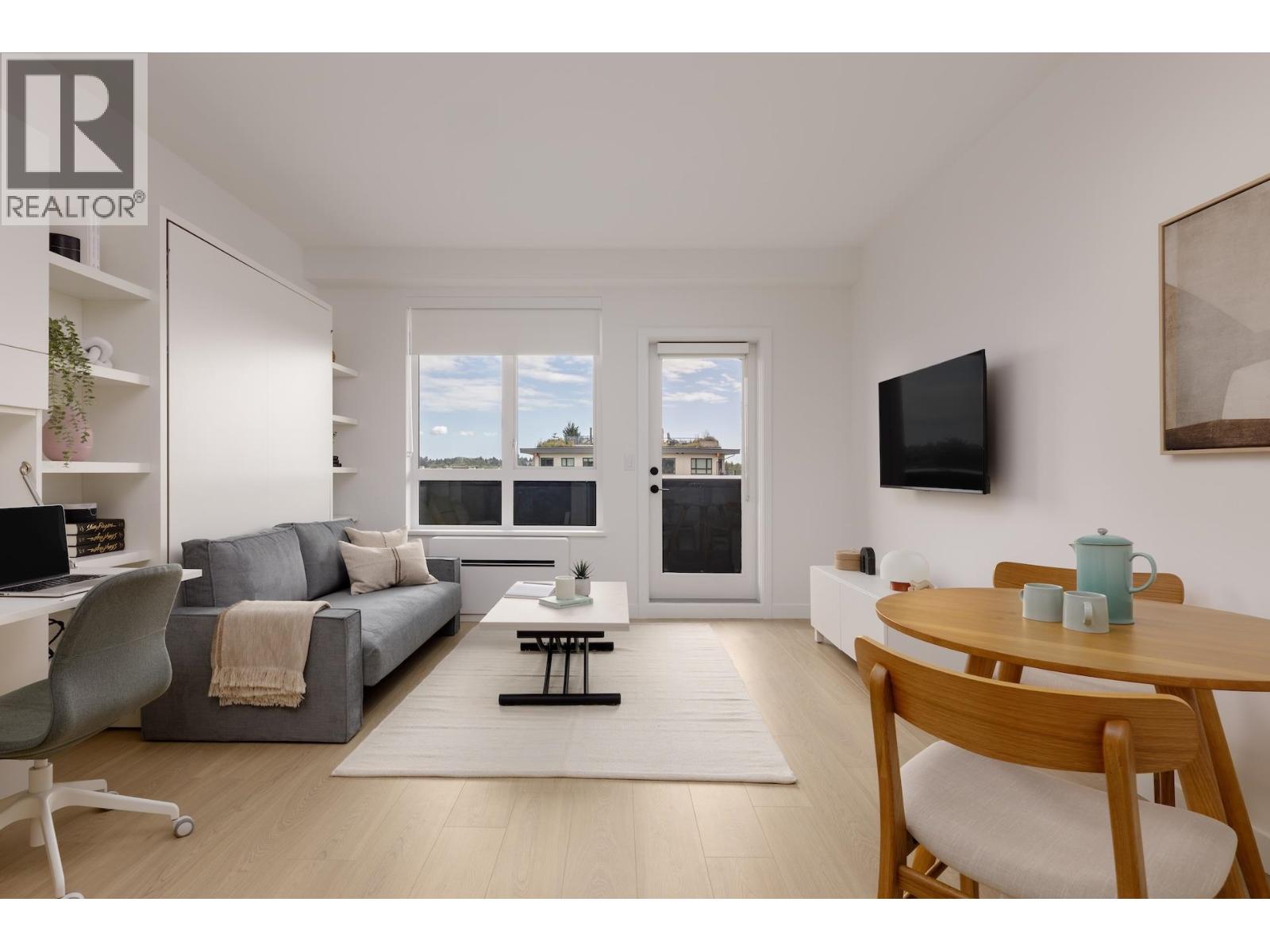 419 2450 GARDEN DRIVE|Vancouver, British Columbia V5N1W8