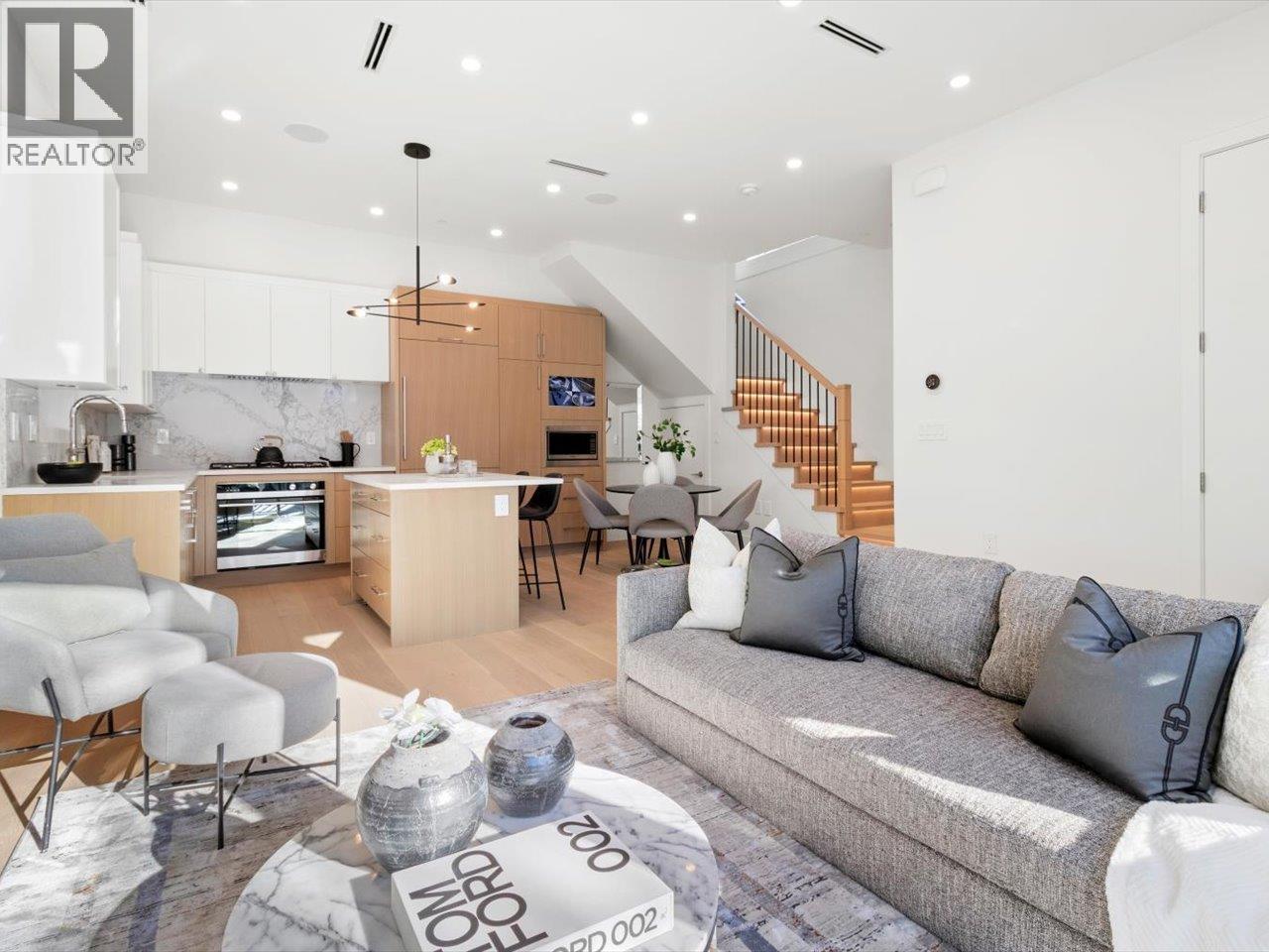 4687 W 15TH AVE AVENUE|Vancouver, British Columbia V6R3B5