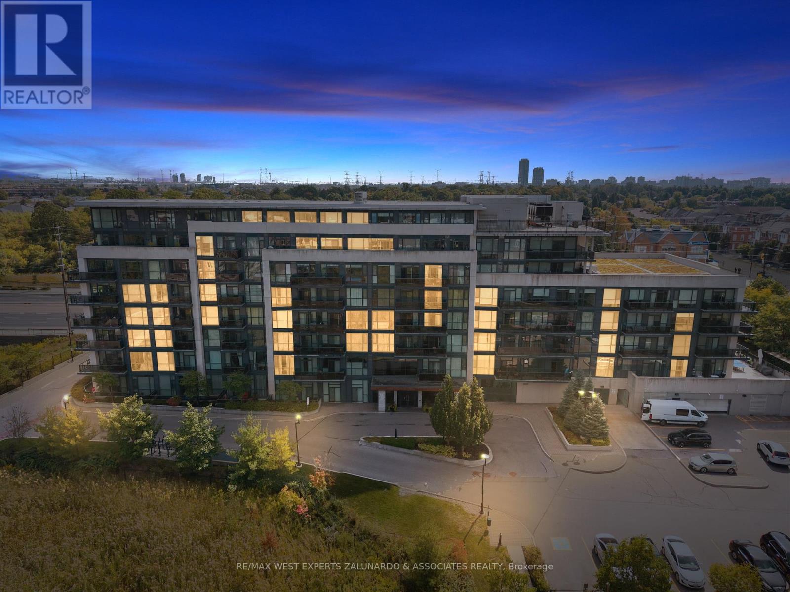 Property image for 412 - 4700 HIGHWAY 7 ROAD|Vaughan (East Woodbridge), Ontario L4L0B4