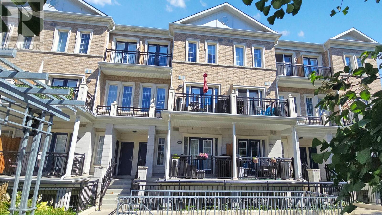 Property image for B18 - 26 BRUCE STREET|Vaughan (East Woodbridge), Ontario L4L1J4