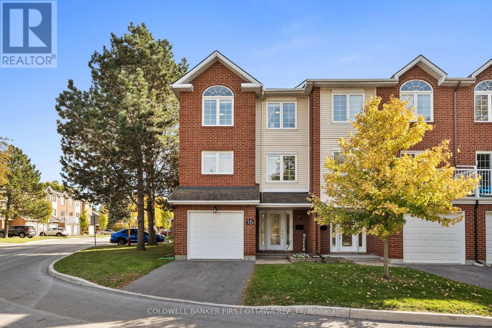 16 WRENWOOD CRESCENT|Ottawa, Ontario K2G5V4