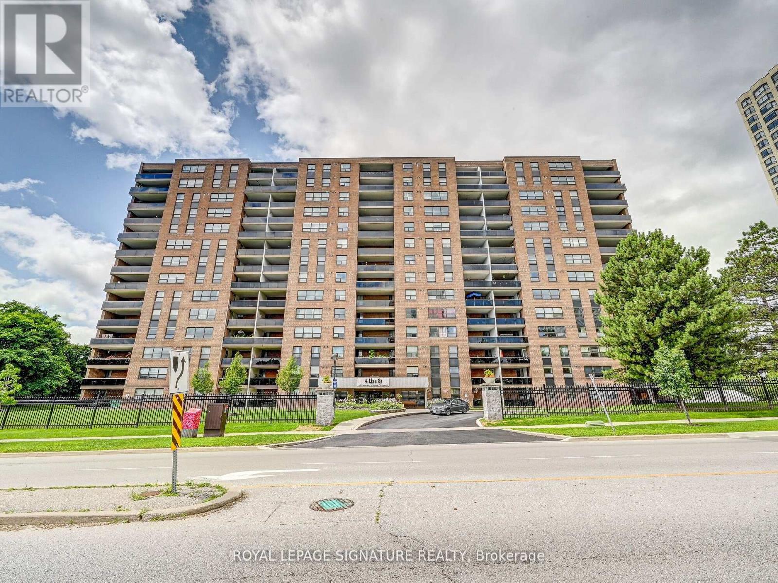 Property image for 1411 - 4 LISA STREET|Brampton (Queen Street Corridor), Ontario L6T4B6