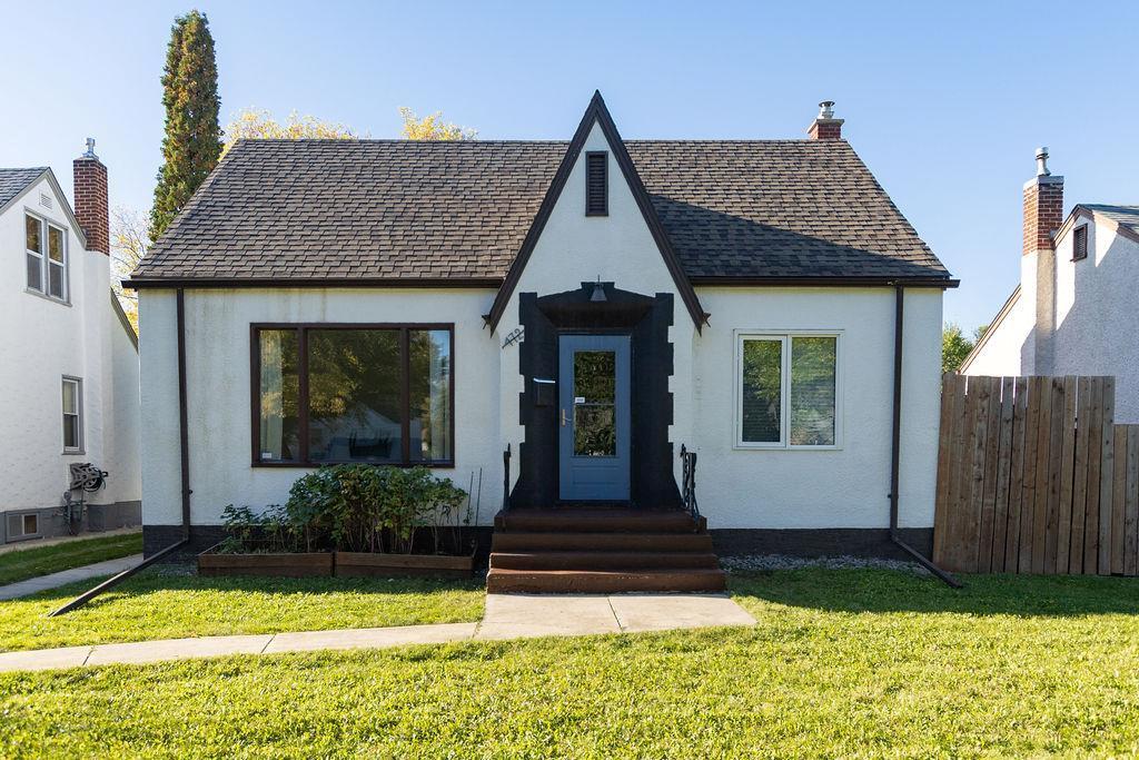 472 Smithfield Avenue|Winnipeg, Manitoba R2V0E3