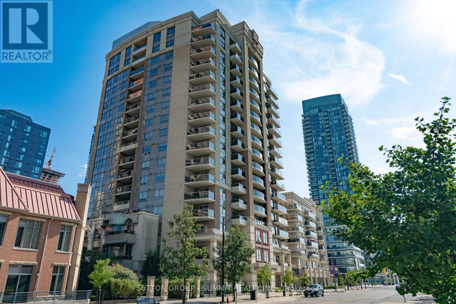 Property image for 107 - 350 PRINCESS ROYAL DRIVE|Mississauga (City Centre), Ontario L5B4N1