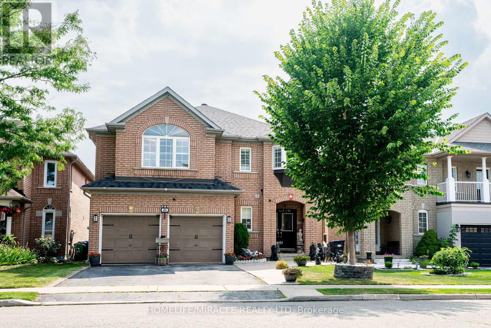 Property image for 16 SIGNET COURT|Brampton (Fletcher's Meadow), Ontario L7A2V1