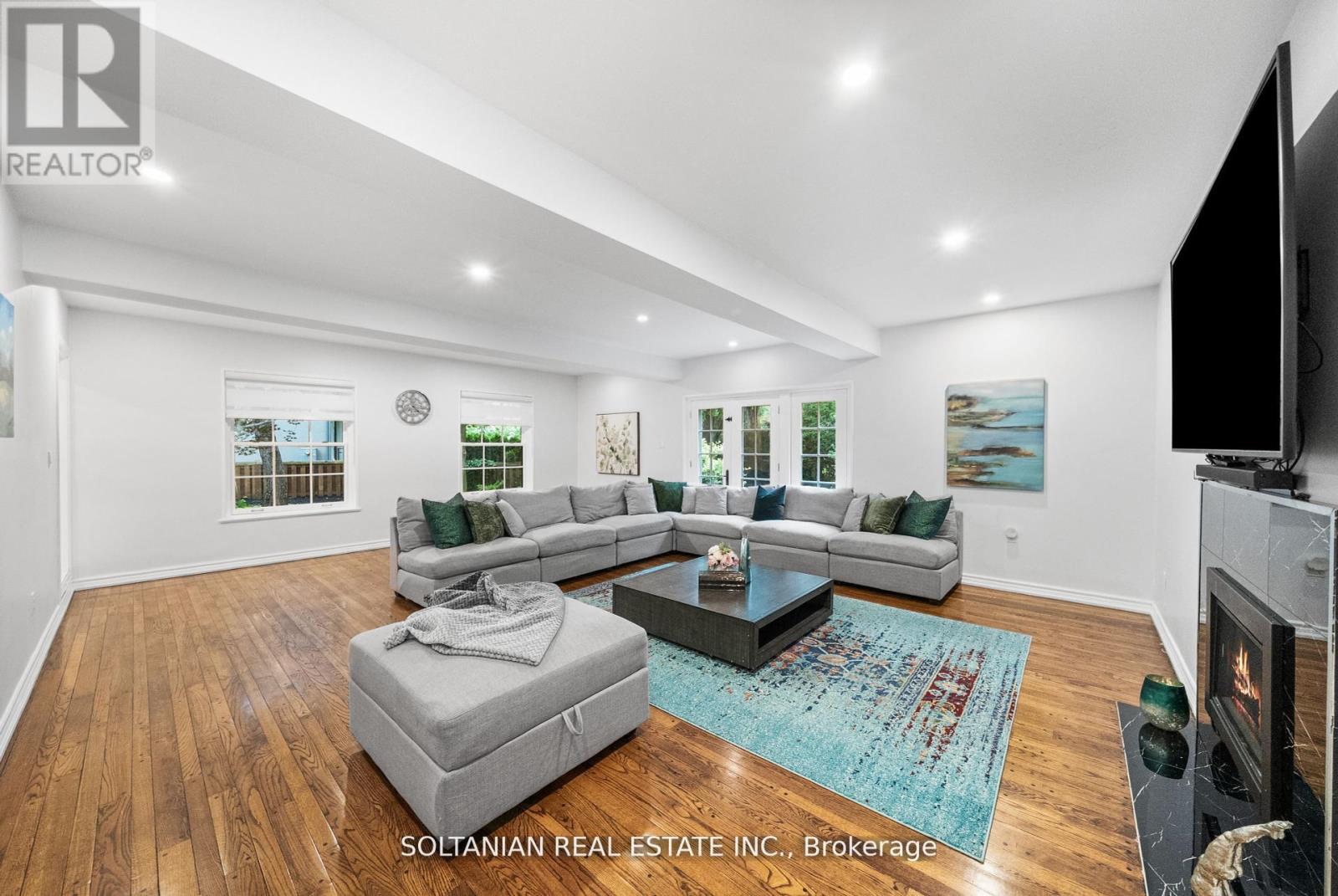 Property image for 24 LAURELEAF ROAD|Markham (Bayview Glen), Ontario L3T2X5