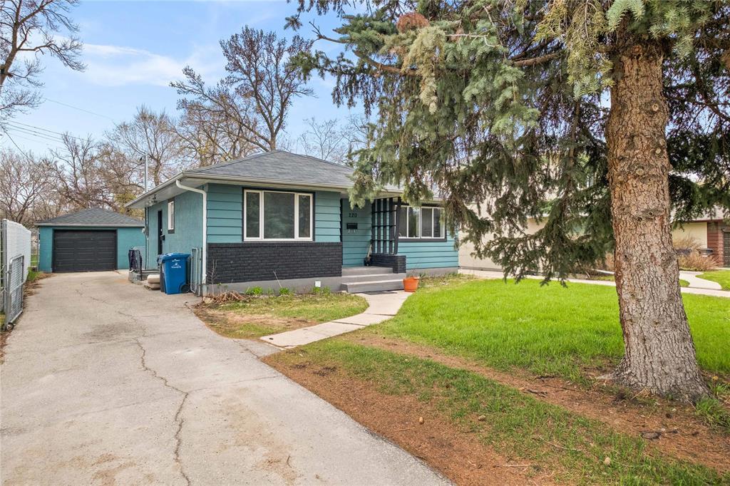220 Bredin Drive|Winnipeg, Manitoba R2K1N6