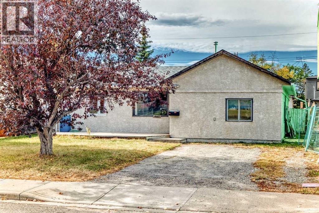 Property image for 4647 79 Street NW|Calgary, Alberta T3B2P1