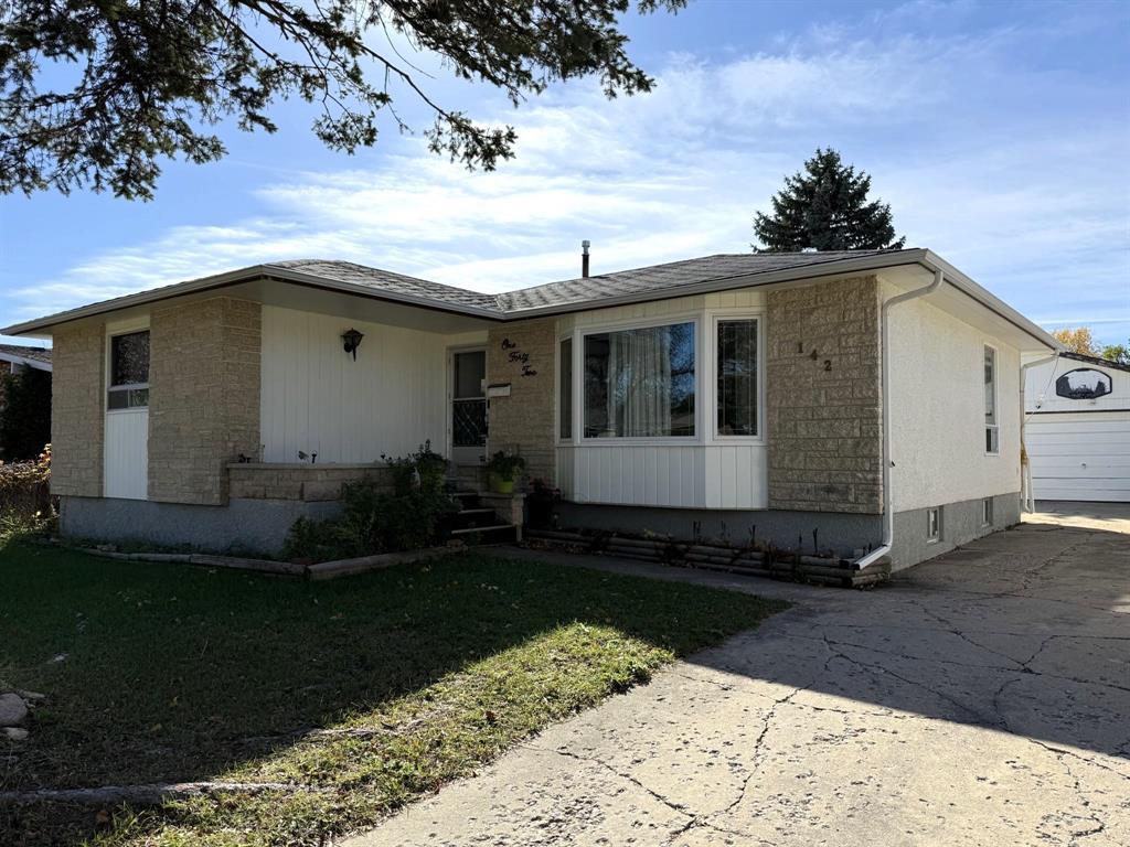 142 Hiddleston Crescent|Winnipeg, Manitoba R2P0S1