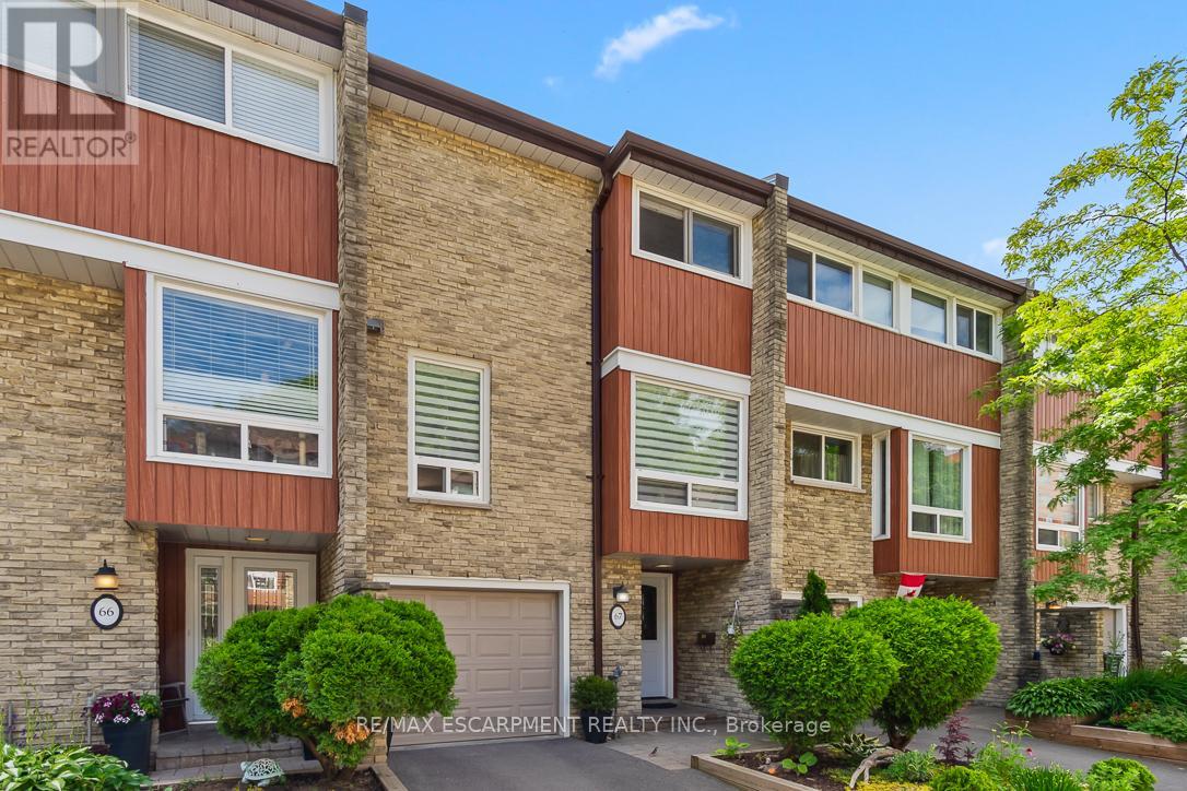Primary image of 67 - 915 INVERHOUSE DRIVE|Mississauga (Clarkson), Ontario L5J4B2
