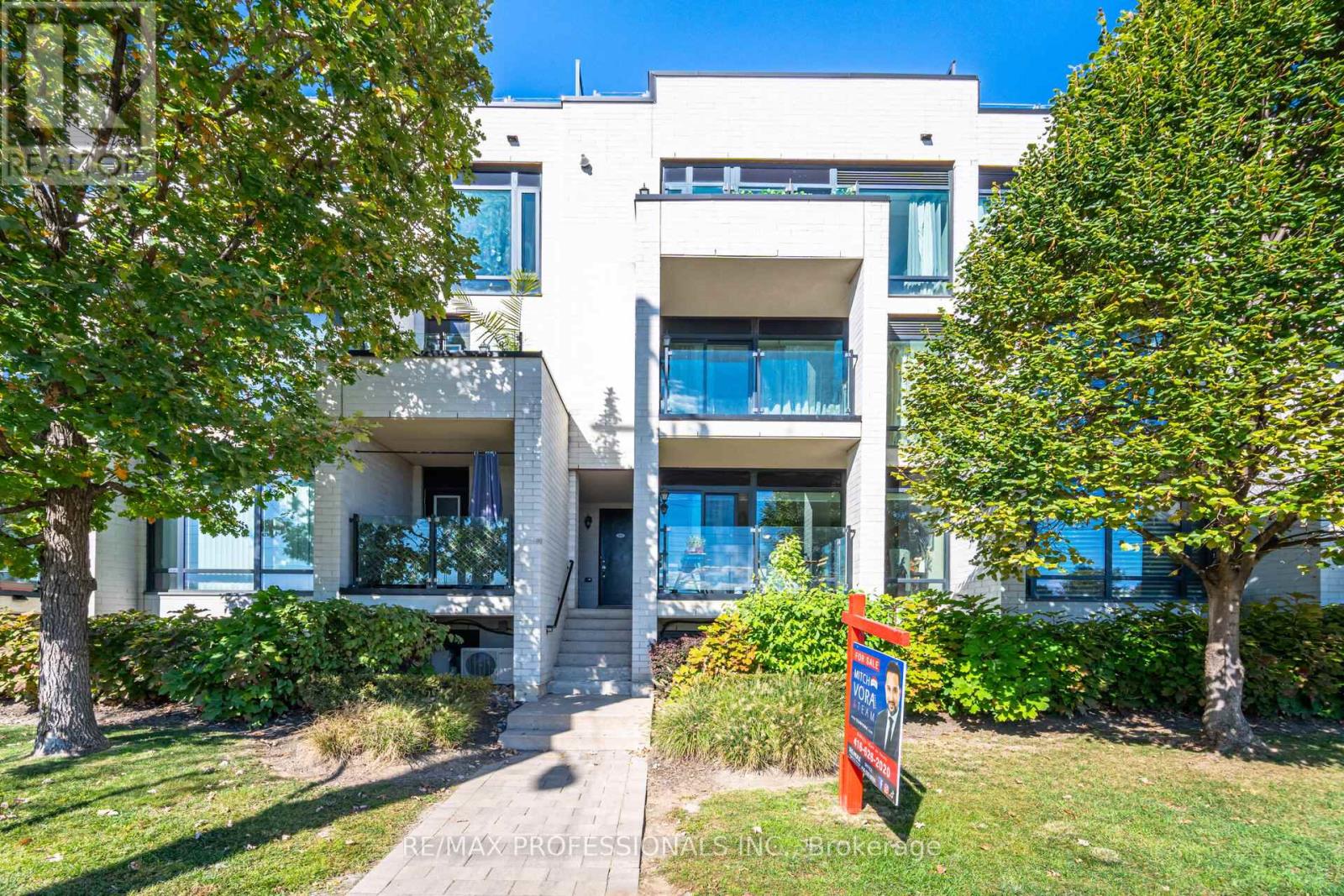 Primary image of 608 - 140 WIDDICOMBE HILL BOULEVARD|Toronto (Willowridge-Martingrove-Richview), Ontario M9R0A9