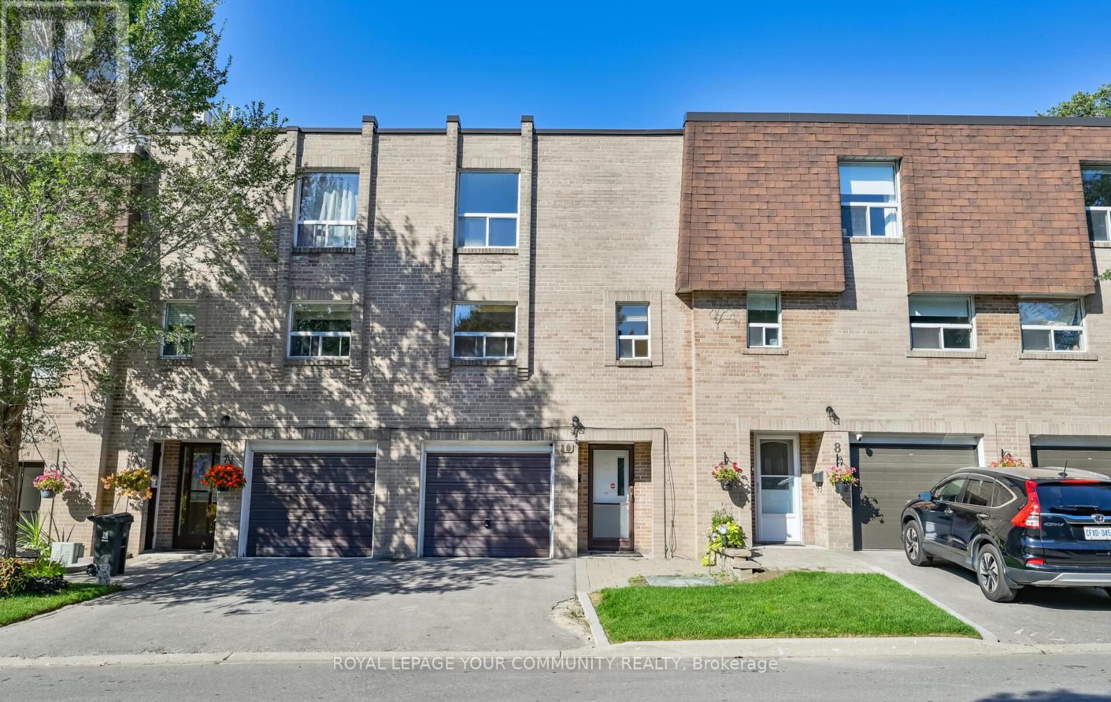 10 VILLAGE GREEN WAY|Toronto (Henry Farm), Ontario M2J1K8