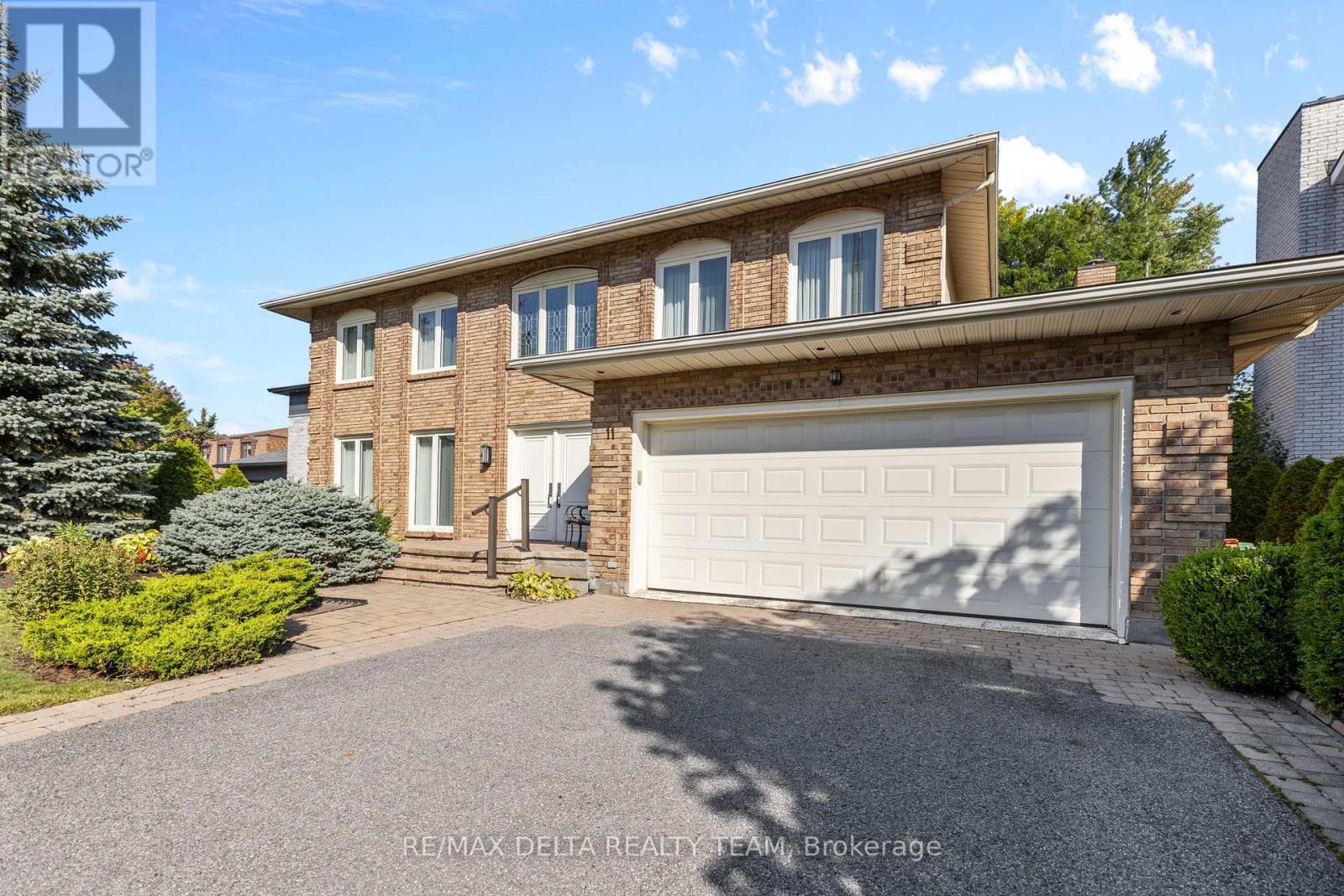 Property image for 11 GARAND STREET|Ottawa, Ontario K1H8M1