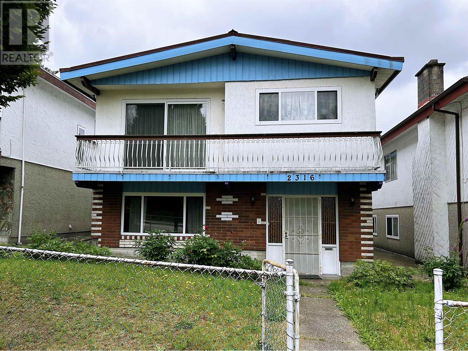 2316 E 1ST AVENUE|Vancouver, British Columbia V5N1C3
