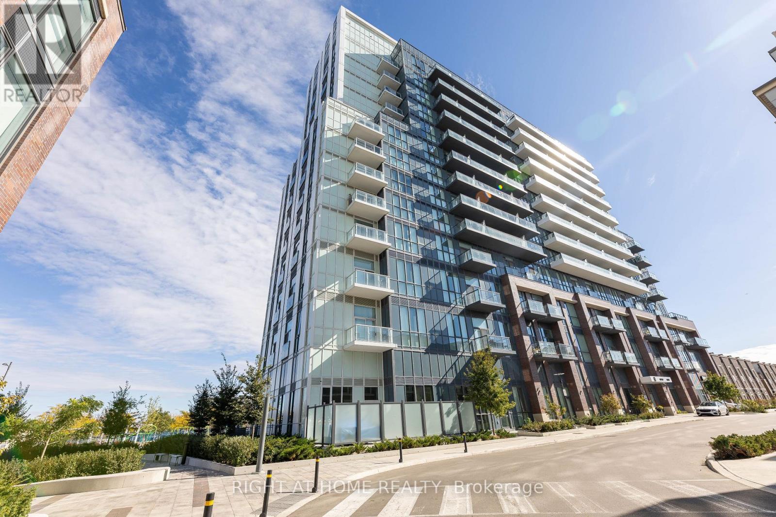Primary image of 212 - 60 HONEYCRISP CRESCENT|Vaughan (Vaughan Corporate Centre), Ontario L4K0N5