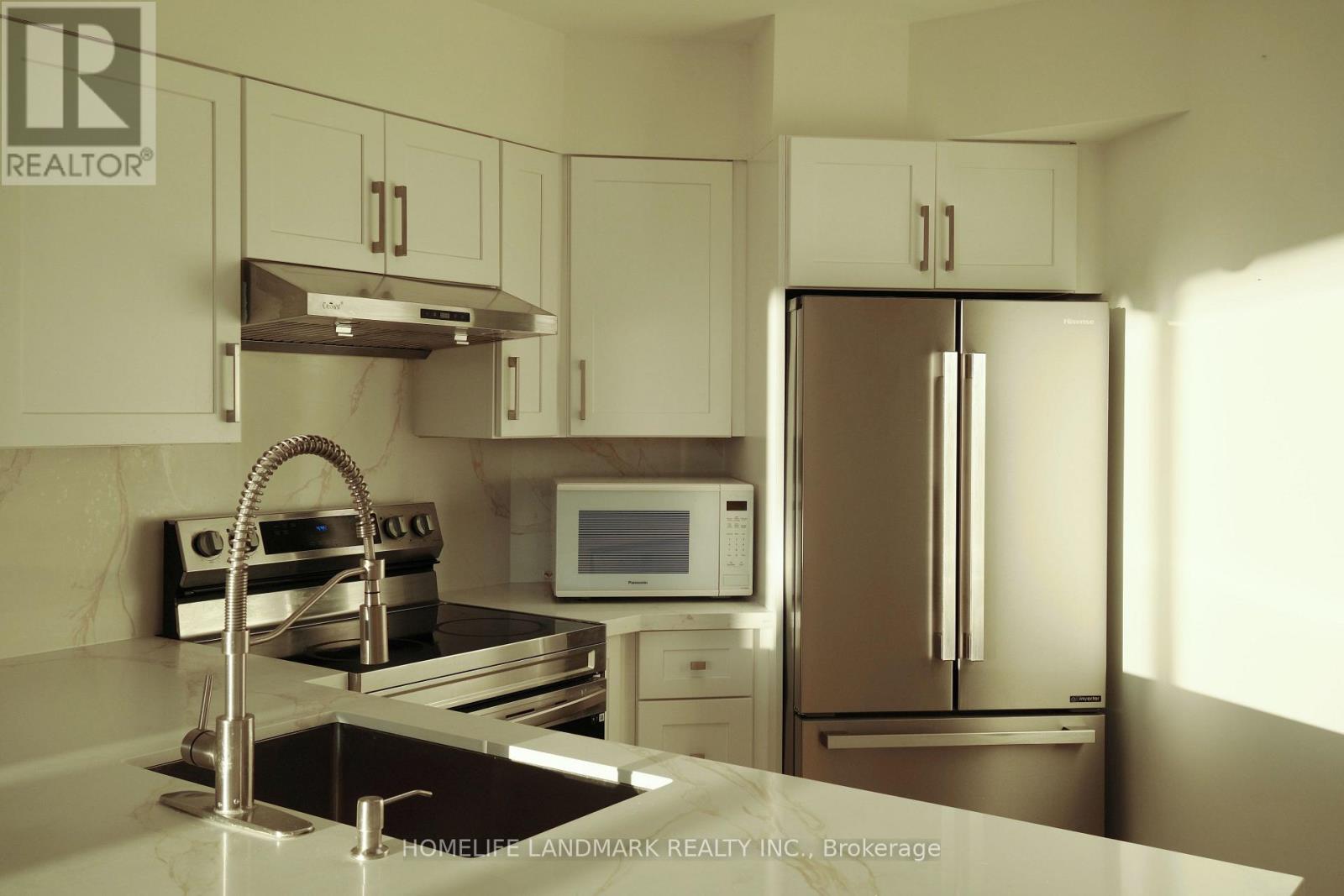 2205 - 750 BAY STREET|Toronto (Bay Street Corridor), Ontario M5G1N6